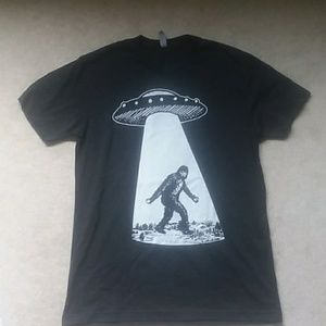 Cryptozoology Bigfoot UFO tshirt